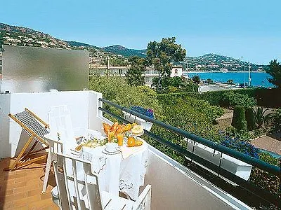 Logis Hotel L'Esterella Saint-Raphaël Francie