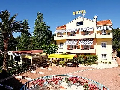 Logis Hotel L'Esterella Saint-Raphael
