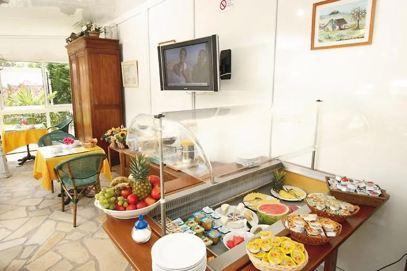 Logis Hotel L'Esterella Saint-Raphael  Saint-Raphael (Var)