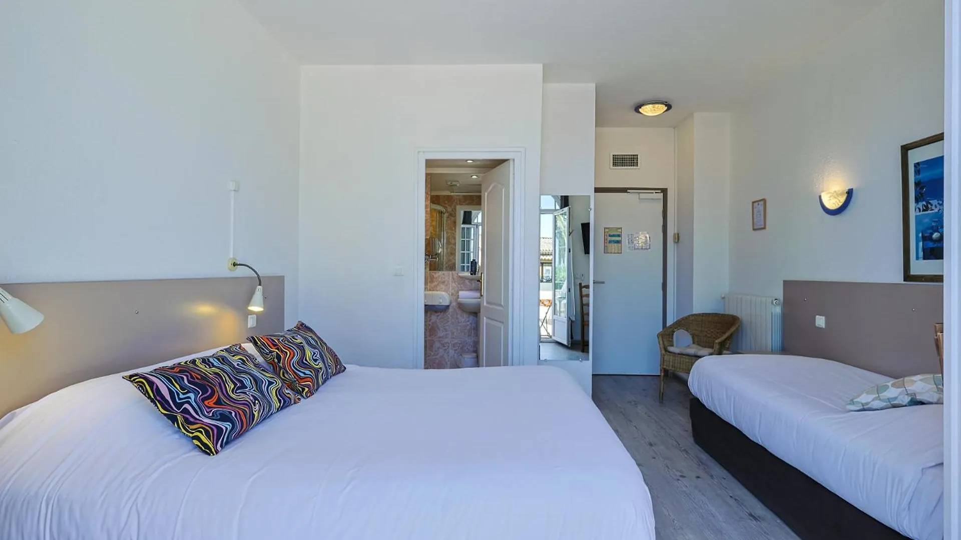Logis Hotel L'Esterella Saint-Raphael   Saint-Raphael (Var)