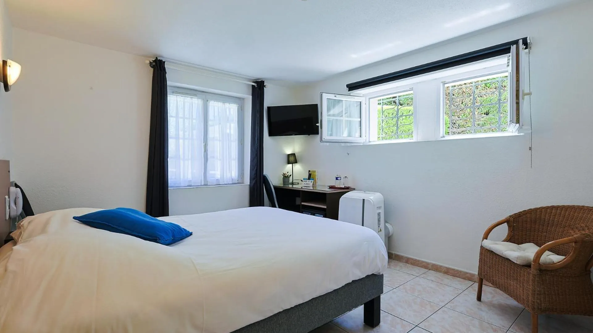***  Logis Hotel L'Esterella Saint-Raphael  France