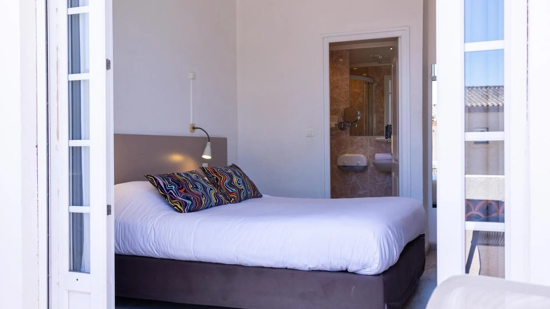 Logis Hotel L'Esterella Saint-Raphael  Saint-Raphael (Var)