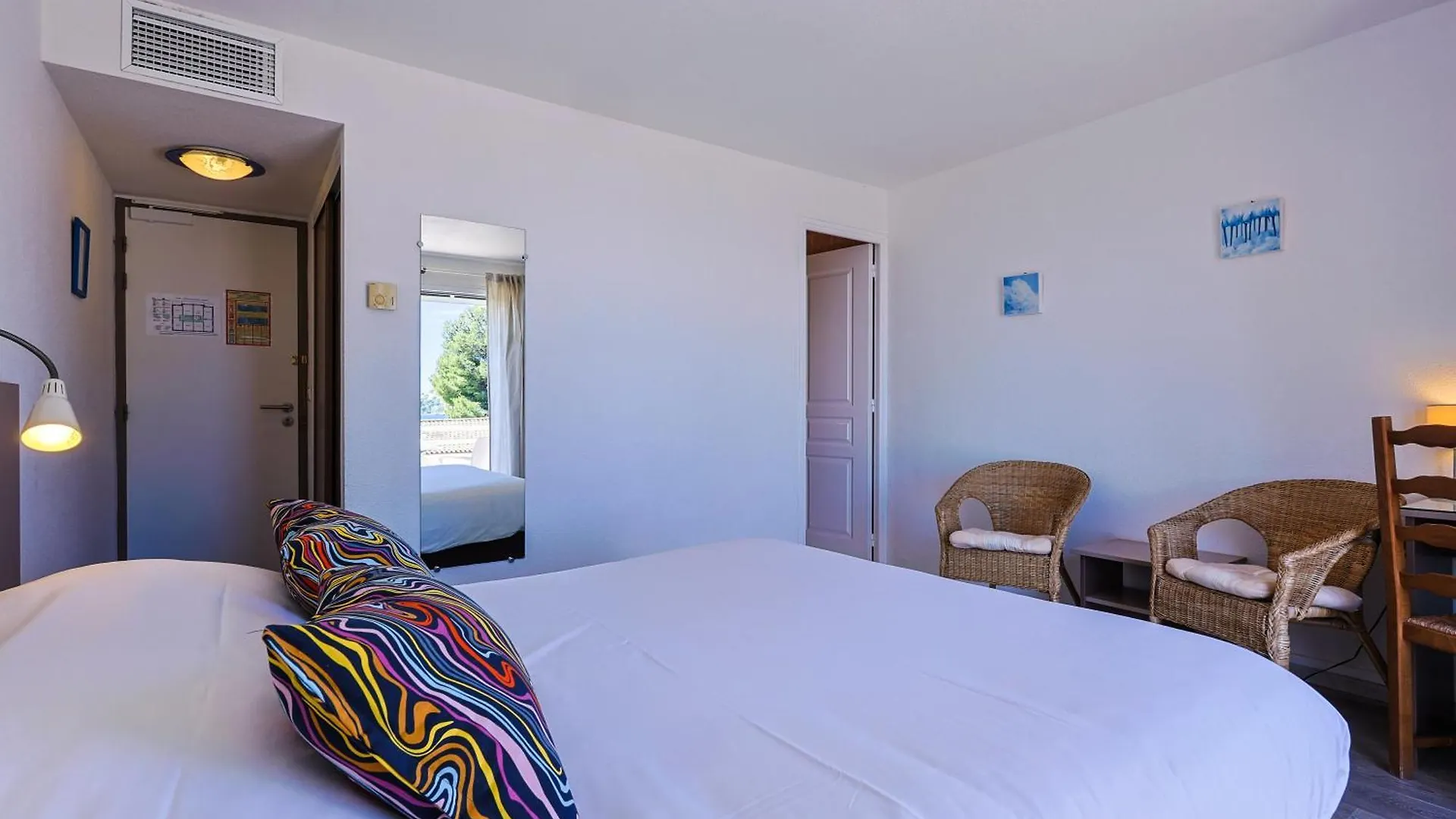 Logis Hotel L'Esterella Saint-Raphael