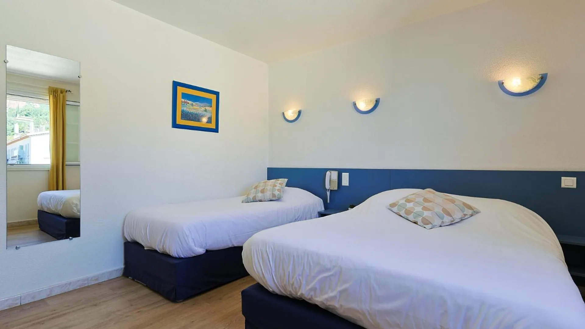 Logis Hotel L'Esterella Saint-Raphael
