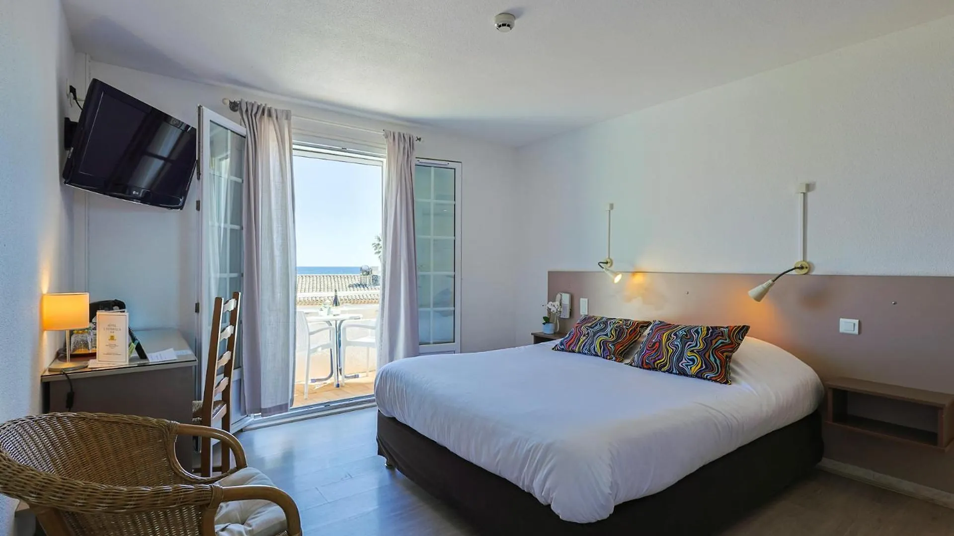 Logis Hotel L'Esterella Saint-Raphael