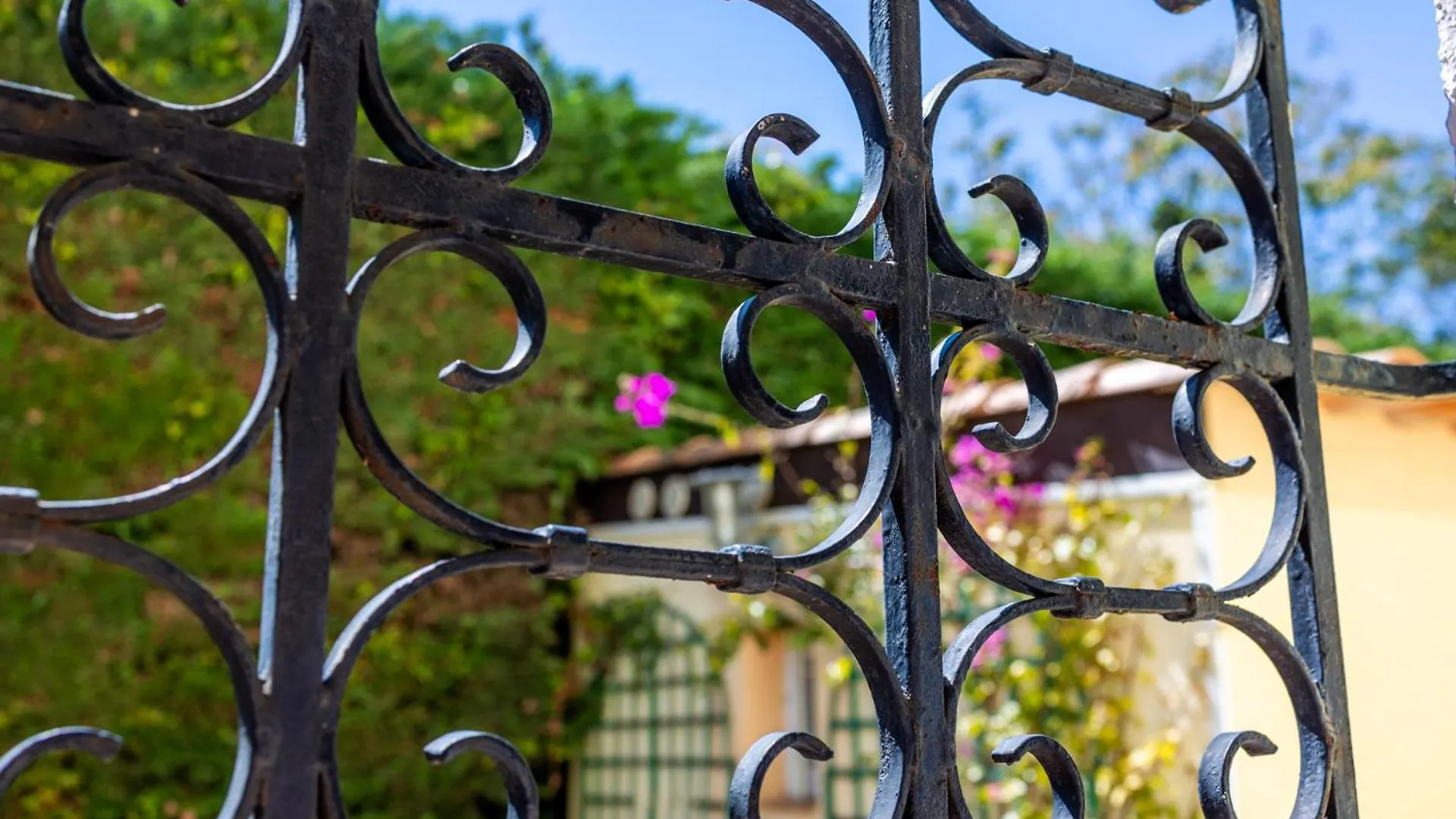 Logis Hotel L'Esterella Saint-Raphael  France