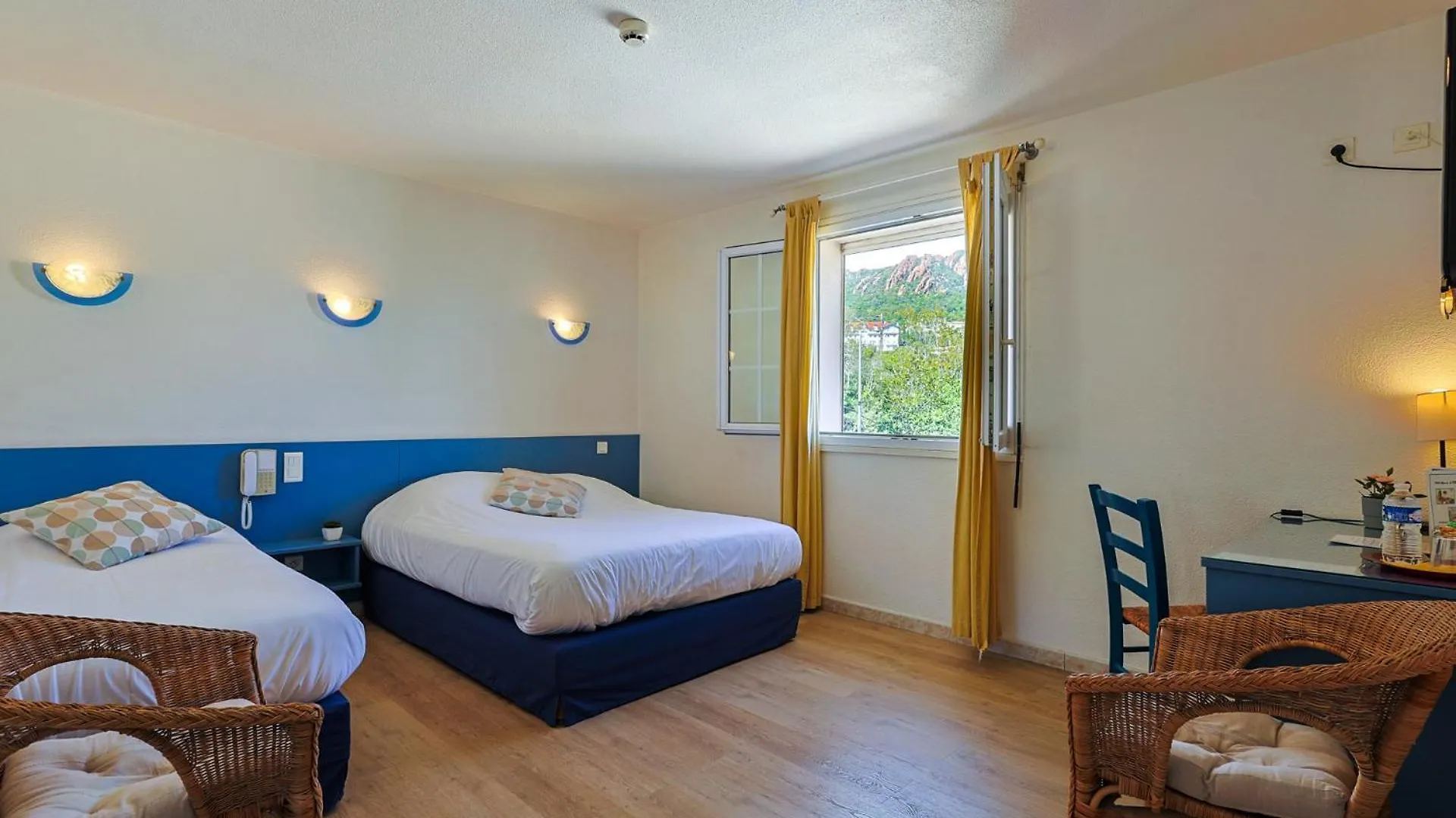 Logis Hotel L'Esterella Saint-Raphael  3*, Saint-Raphael (Var) France
