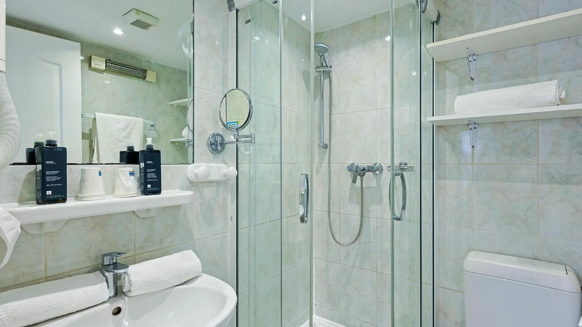 Logis Hotel L'Esterella Saint-Raphael  France
