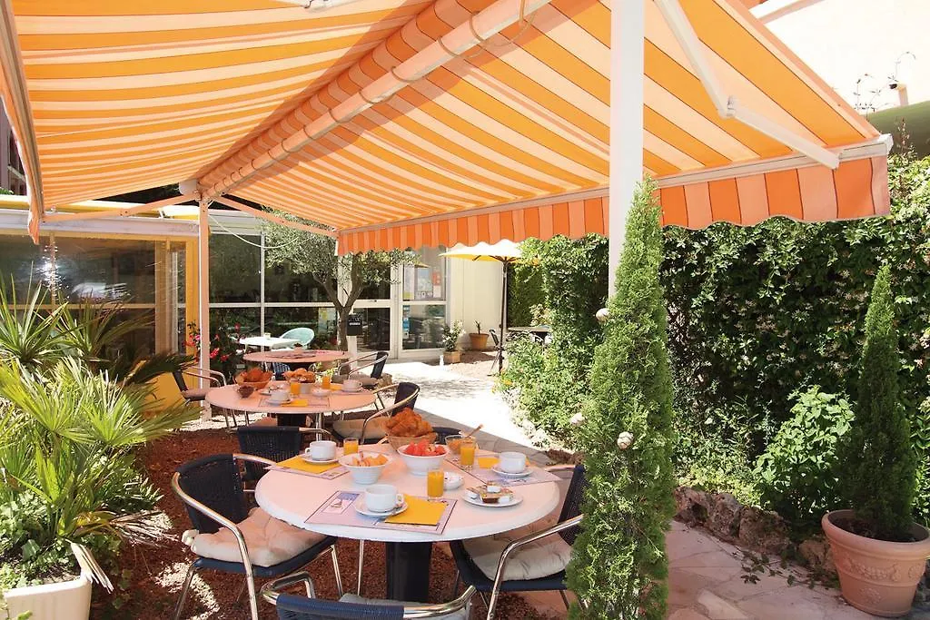 Logis Hotel L'Esterella Saint-Raphael