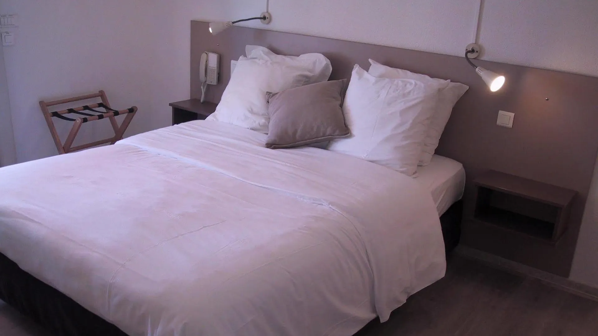 Logis Hotel L'Esterella Saint-Raphael   Saint-Raphael (Var)