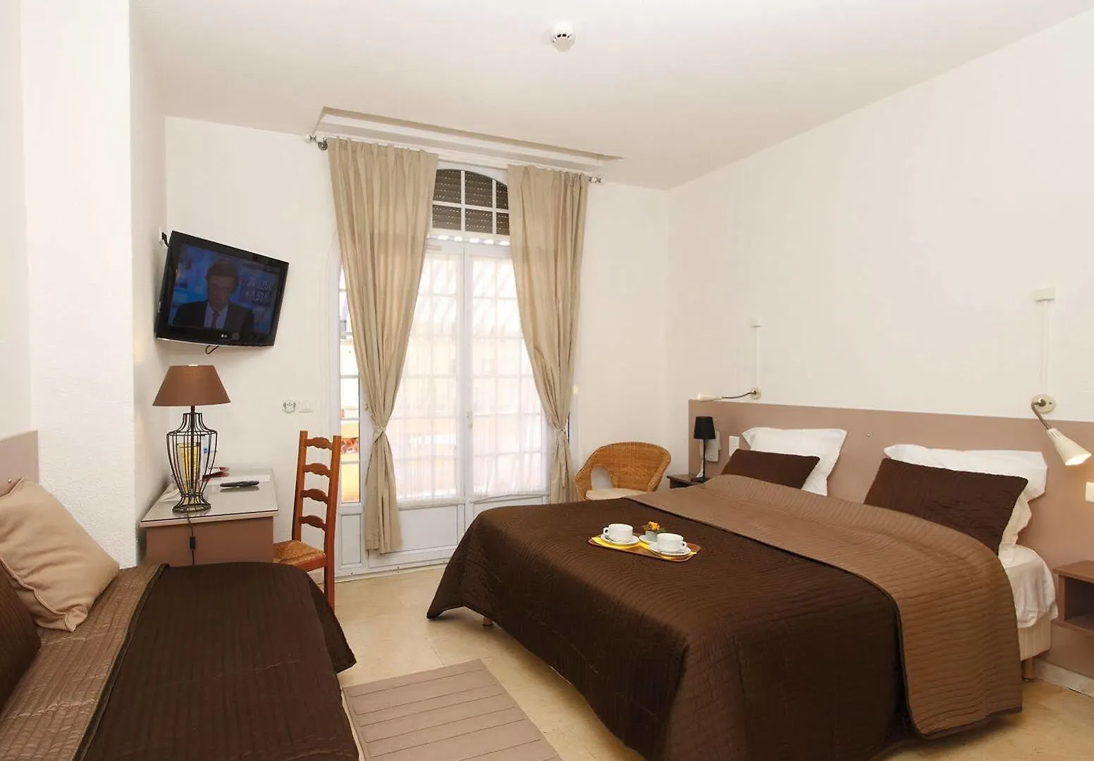 Logis Hotel L'Esterella Saint-Raphael