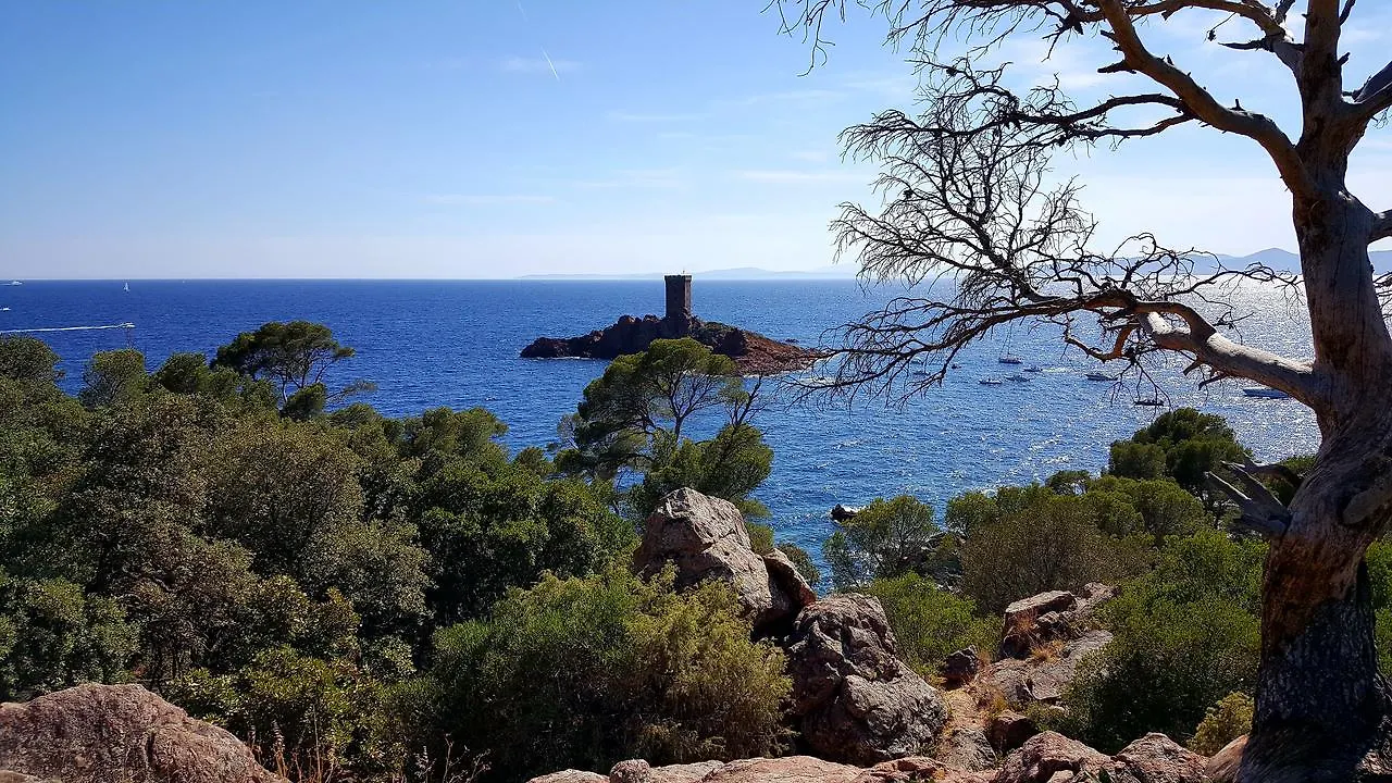 Logis Hotel L'Esterella Saint-Raphael  Saint-Raphael (Var)
